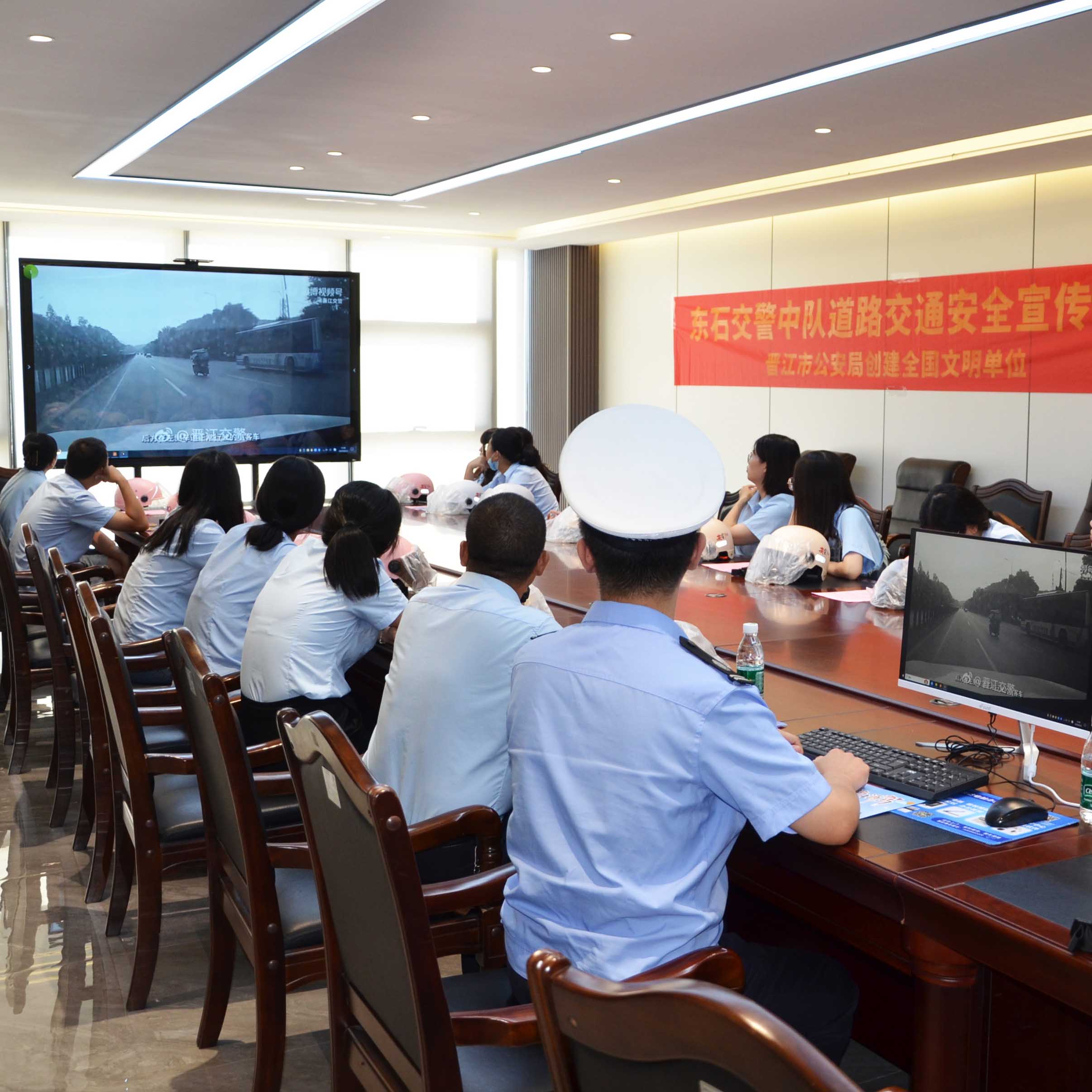 東石交警中隊走進優安納傘業，共筑交通安全防線