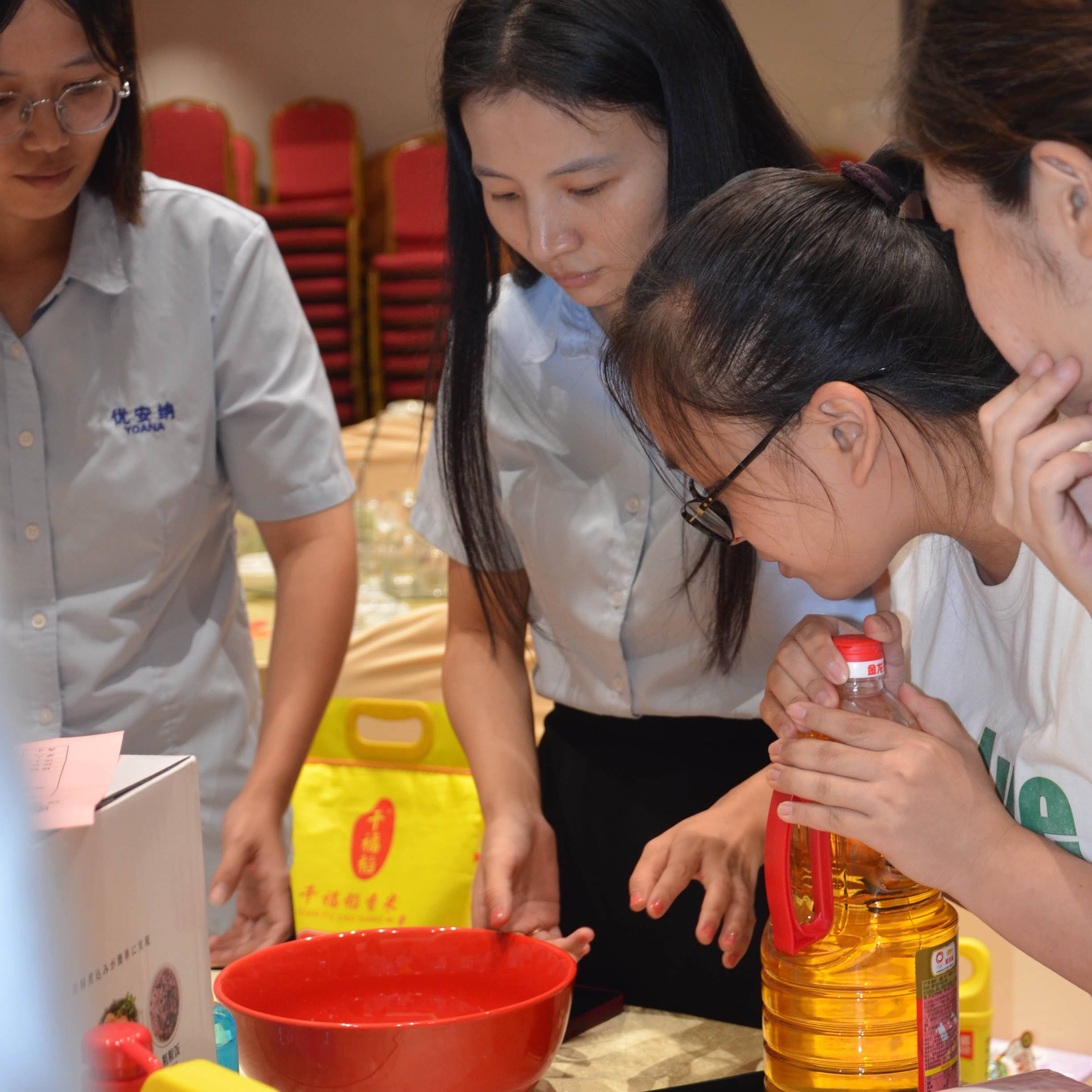 優安納中秋團圓，溫暖擔當共前行